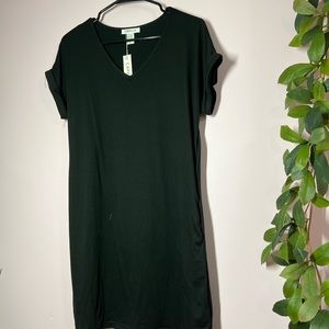 Black maxi dress w/ pockets